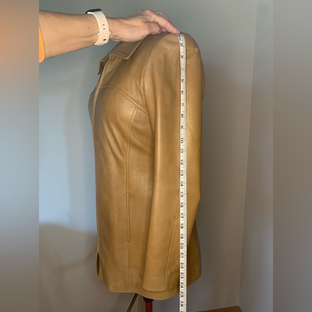 Danier soft tan leather lined jacket size S.great to dress up or down with jeans - Picture 3 of 11